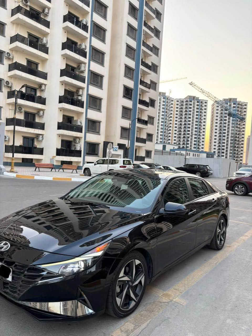 بيع مستعجل فقط 135 ورقه
الانترا 2023 هايبرد فول للاخير 
فتحه بصمه تشغيل عن بعد كراسي كهرباء وجلد 
(( وتدفئة وتبريد كراسي )) + ميومري خزن 
ماشيه 46 سياره جدا نظيفه 
حادثها خلفي بسيط جاملغ وطرف جنطه 
(( كير مكينه + ايرباكات كلها سليمه )) 
عنواني المنصور رقمها بغداد باسمي
***********
