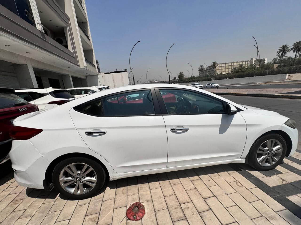 هيونداي النترا موديل 2018
المواصفات وارد خليجي فول مواصفات عدا البصمه بيها فتحه سقف شاشه وحساسات ماشيه 75.500 الف مكفوله من الصبغ مابيها اي ضربه  بيها ثلاث انظمه عادي واقتصادي وسبورت الرقم بغداد السياره باسمي 
الرقم : ***********
