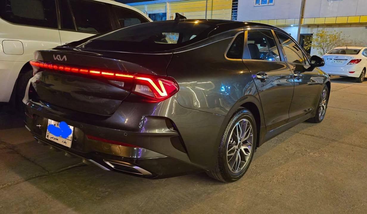 كيا كي فايف 2022 لون فيلي فول مواصفات عدا ألبانورامآ  
(Kia K5 2022)
رقمها بغداد الجديد
ألمواصفات :
▪️محرك 2000 دوش
▪️كير ماوس
▪️كاميرات 360 درجة
▪️دشبول شاشة
▪️مقاعد جلد
▪️تحكم كهرباء كرسي السائق
▪️مرايا شفط
▪️اشاير بالمري
▪️ابل كار بلي و اندرويد اوتو
▪️حساسات 360 درجة
▪️رادار امامي خلفي
▪️مثبت سرعة
▪️تتبع مسار
▪️اوتو ستوب
▪️اوتو هولد
▪️شاحن وايرلس
▪️تدفئة وتبريد كشنات السايق والراكب
▪️تدفئة ستيرن
▪️تشغيل عن بعد
▪️تغليف كل الجامات مانع حرارة
ماشية 50 الف كيلو تقريباً قابل للزيادة
ضررها جاملغ عكس السايق وصارت عندي طخه بالباب عكس السايق ع كد شبر انصبغت ع كدها موضح بالصور والسونار منشور أيضاً 
ألسعر 163$ 
مكاني : بغداد - ألاعظمية 
***********
***********
