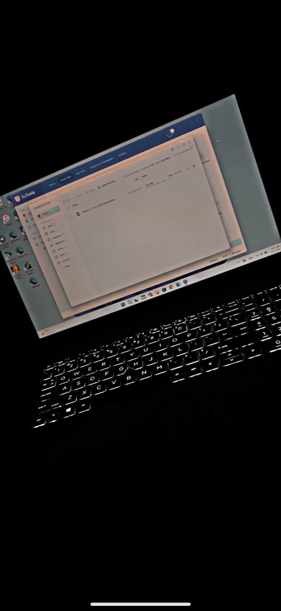 * الشركة المصنعة: HP
* الموديل: HP ZBook Firefly 15 G8
* النظام: Windows 11 Pro
* المعالج: Intel Core i7-1165G7
    * الجيل 11
    * سرعة 2.80GHz
    * 4 أنوية / 8 خيوط معالجة تقريباً
* الرام: 16GB RAM
* DirectX: الإصدار 12
* نوع الجهاز: Workstation (أقوى من اللابتوبات العادية للشغل الهندسي والتصميم)
هذا اللابتوب قوي جداً للشغل والدراسة
الجهاز بي بصمه اصبغ وبي فيس ايدي 
وضوء في الكيبورد 
ونضيف جدا استخدام كلش قلي
مكاني بغداد حي العامل توصيل ماكو
شراي اتصل ***********
