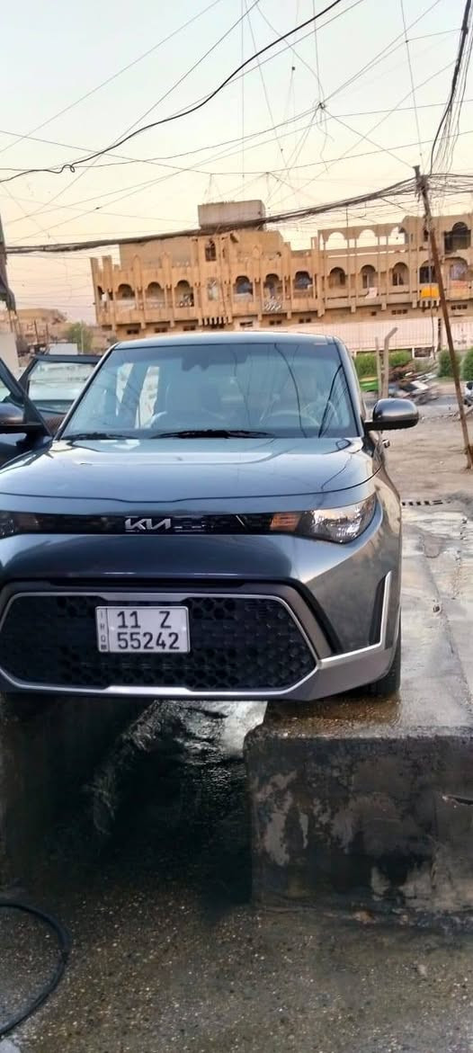 للبيع صول 23
حادث بس بيبان
رقم السياره بغداد 
مكان السياره بغداد
سعر السياره ١٣٥وبيها مجال بسيط 
‏‪***********‬‏

نص مكتوب في الصور:
- 181170134X