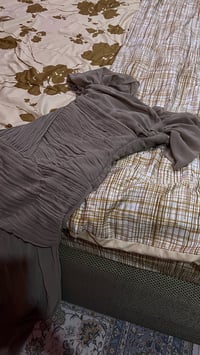 فستان سعره 110 الف ملبوس مره وحده وثلاث ساعات فقط