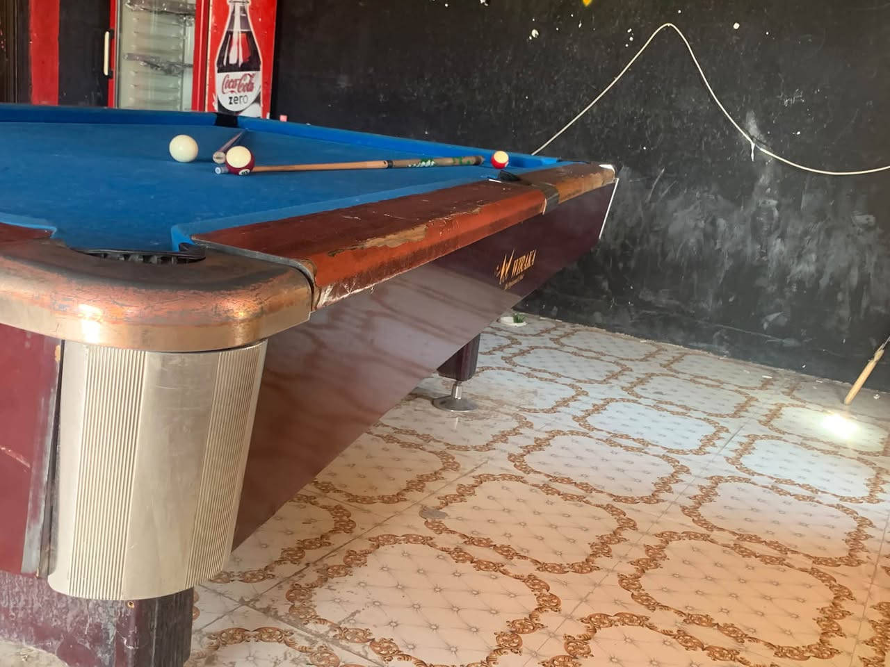 سلام عليكم بليارد للبيع نضيف حيل مع كامل ملحقاتو السعر خاص او اتصل عل الرقم عل اي ستفسار  ‭***********‬
