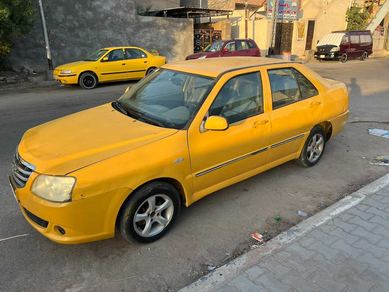شيري كوين للبيع السيارة جاهزة وحلوة سنوية لل22 راعيها موجود ويحويل عليها غرامة 200 الف تنكص من الحساب والهيئة على المشتري السعر 27 ورقة وبيها مجال قليل محرك جديد هسه شاديه تبريد شغال والسيارة كلش ناعمه ***********
