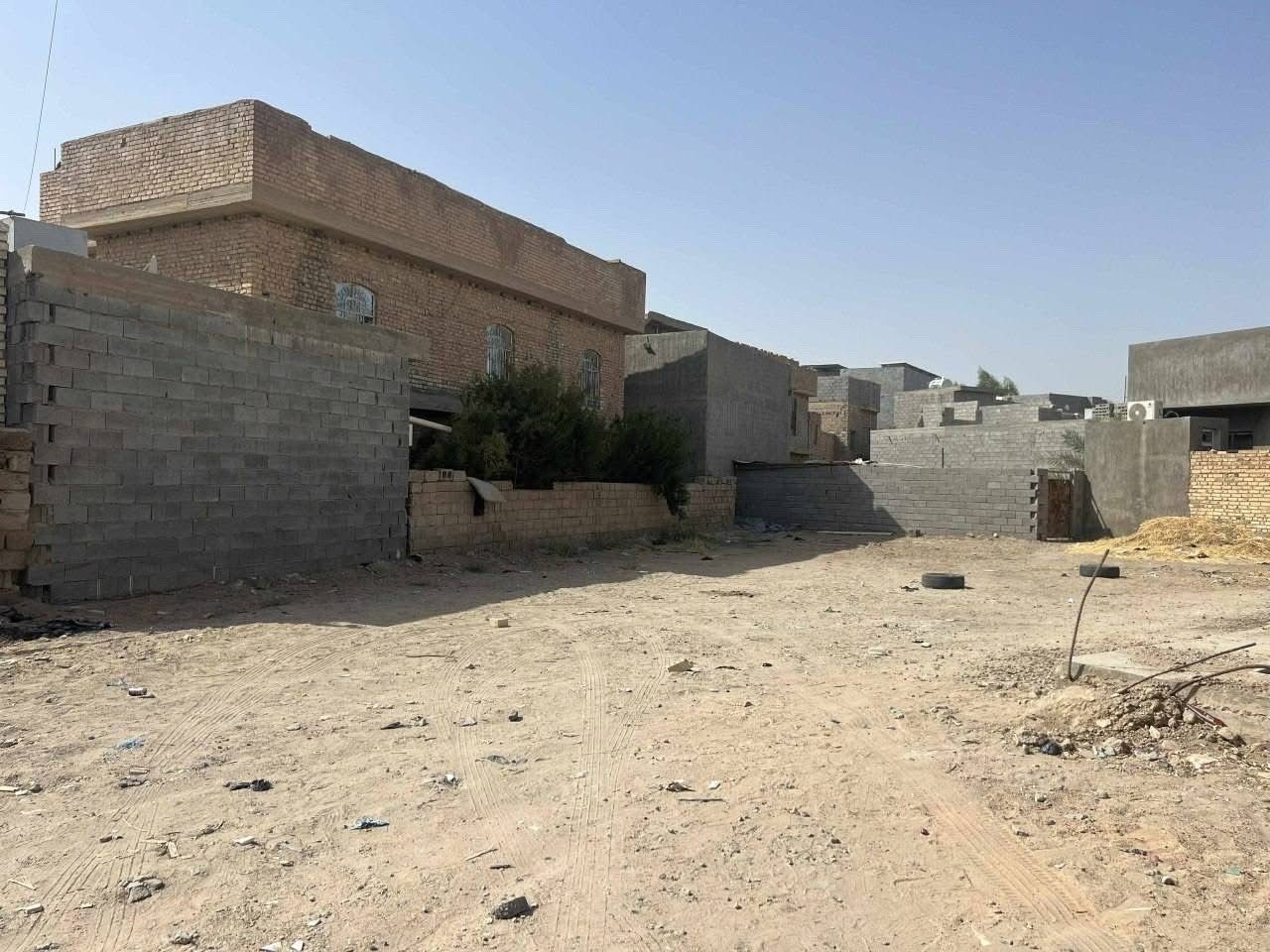 قطعه ارض للبيع مساحه 344متر طابو زراعي نهايه شارع وول  شارع 6 أمتار   المكان حي الجولان قرب جامع نبي الله يونس لل استفسار الاتصال يرقم صاحب القطعه *********** واتساب اتصال السعر 30مليون وبيه مجال