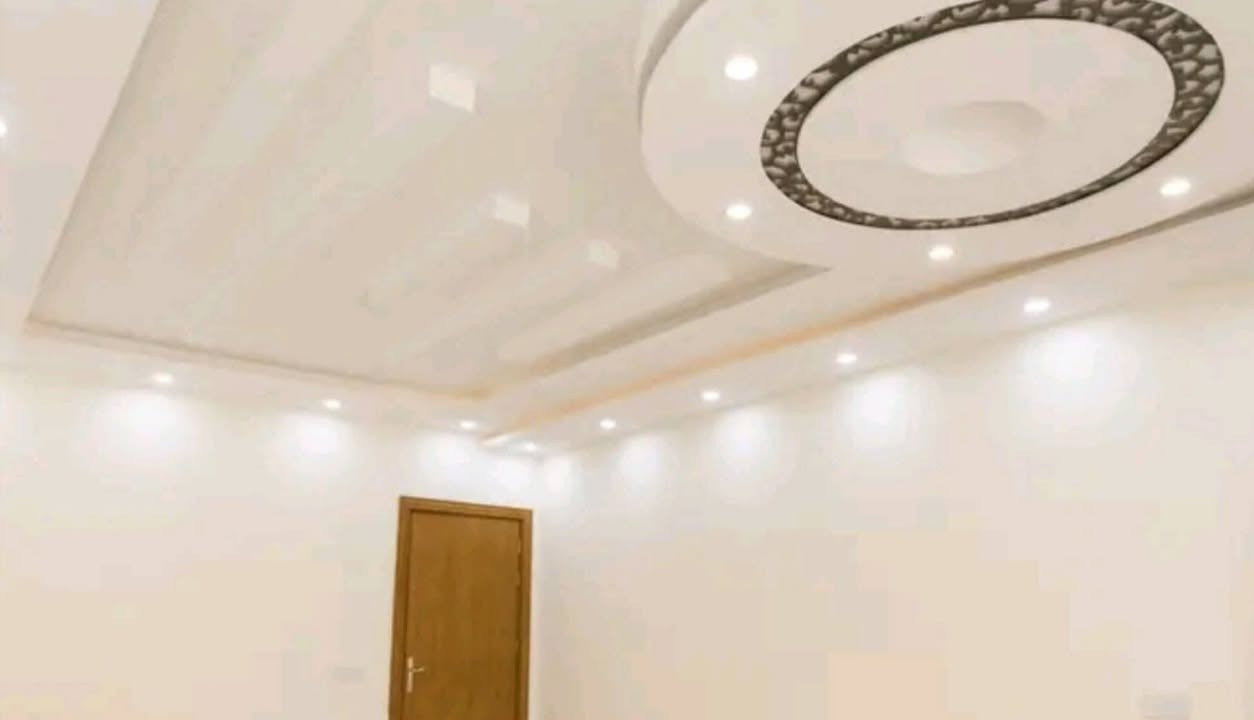 تخيل تدخل بيتك وتحسه بيت ثاني وجديد  !
اللوان مرتبه ...جدران نظيفه ... ويفتح النفس

 ترى مو كل صبغ يطلع هيچ
الشغل النظيف والدقه هو اللي يفرق 

اذا ناوي ترتب بيتك هالفتره  اتصل   لاتتردد   
***********
*********** متوفر واتساب 
خدمه لكل اهلنه وناسنه في العزيزية وخارجها
