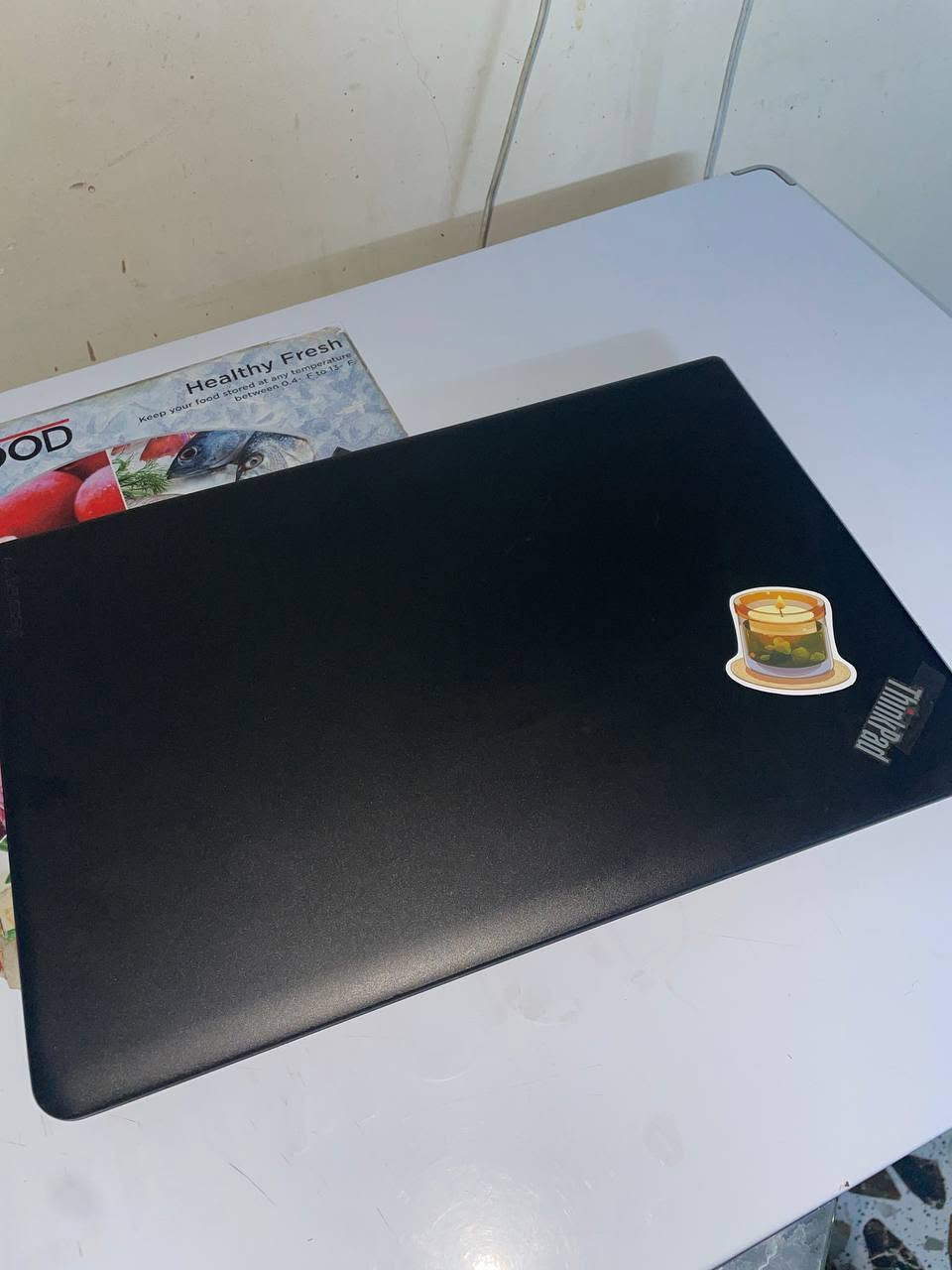 ((مراوس شعندك نزلل ))
لابتوب من شركه  Lenovo ThinkPad. 
جدا ممتاز في الدراسه والالعاب والخ.

سعة التخزين(الذاكره) 256 كيكا SSD 
الرام 8 
(الجيل السادس)
الشحن ممتاز جدا للدراسه خصتاا .
الشاشه حجمها جدا جبير 

للتواصل وتساب او بالخاص.
 ***********

ومكاني بغداد ( لا يوجد توصيل) 
وشكرا .
