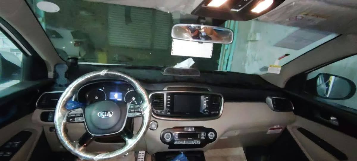 سورنتو 2018 /*********** رقم صاحب السياره موجوده بالديوانيه

