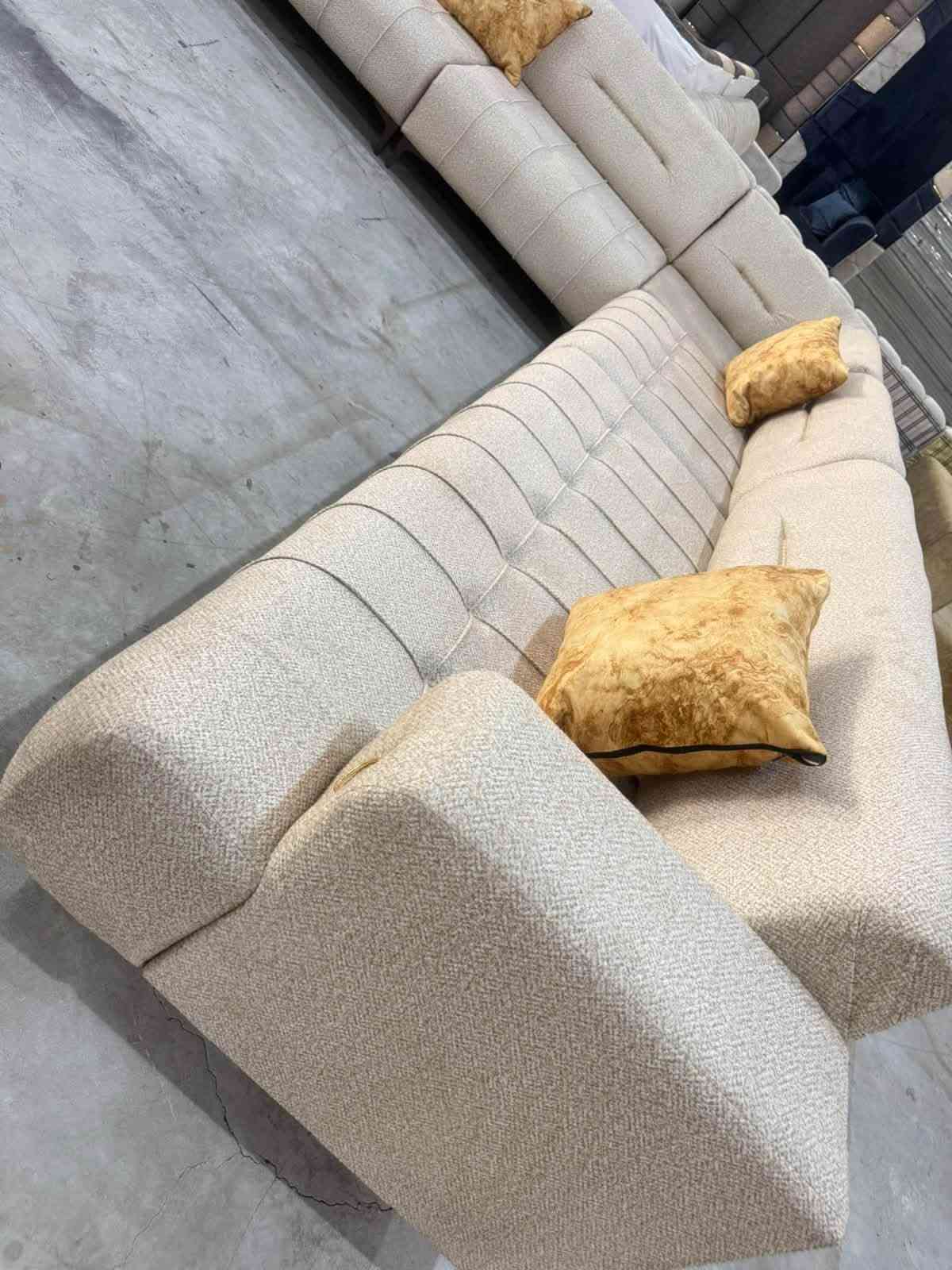 #معرض المنصوري للاثاث
مجمع متكامل لجميع اثاث  المنزل 🔥

1–دواوين قياس ٧ متر ل ٢١ متر ب مديلات مختلفه ويوجد فصال 

2–كونترات المنيوم. جميع القياسات و للمديلات. ❤️

3–كهربائية-بلازمات و ثلاجات و كل ما يخص البيت 

4–كناتير و بوفيات. صاج عراقي  كل القياسات 
 
5–منادر. نفر ونفرين 

6–جلسات ارضيه.  عراقي وكويتي وتكركي 👌

7–اسرة (جربايه )خشب وحديد 

8–طبلات تقديم ب مديلات متعددة.     ويضا. ميوزة. بلازمه 

@يوجد نضام التبديل (مراوس )الحديد ب المستخدم 🔥
يعني ناخذ منك المستخدم وتاخذ الي يعجبك من الحديد مع الفرق 🎗️🎗️

#البيع. ب نضام الاقصاد.  و الكاش.  💵💲

متوجدين العصر فقط  ل من ٣ ل ٨ 

العنوان خلف الكراج مباشرتا❤️👌

***********

@الجميع

نص مكتوب في الصور:
- معرض المنصوري
- معرض المنصوري للااثاث الجديد و المستعمل *********** *********** تبديل المستعمل ب الجديد
- عليكم بالف عافية