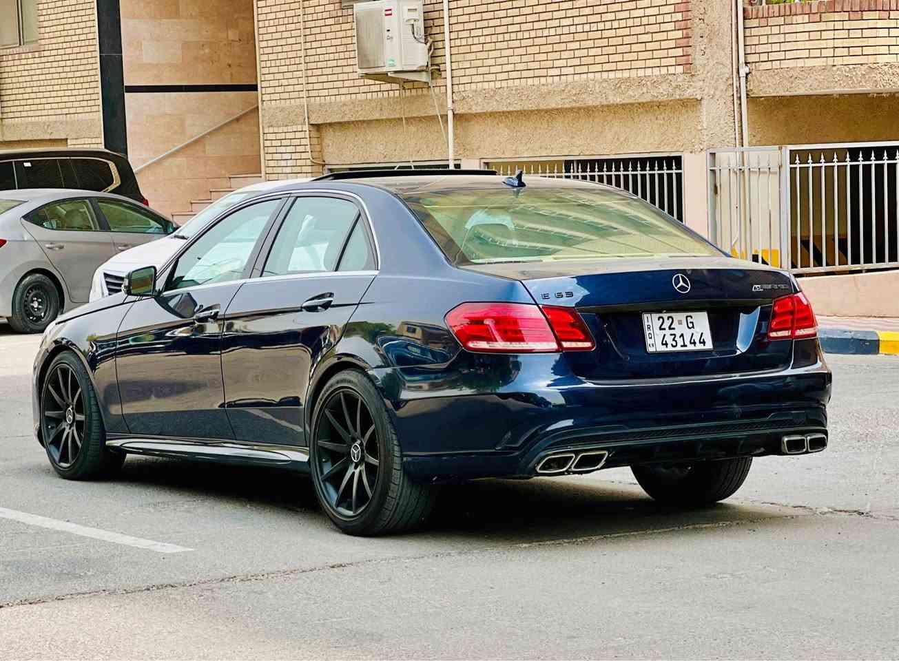السلام عليكم 
☎️ ***********
السعر (190) ورقه 
للبيع مرسيدس E350 موديل 2016 فول 1/1 اعلى مواصفات محرك 6سلندر 
وارد امريكي حادثه بسيط طخه بالايت عكسدالسايق وهنا انشخط باب خلفي وصبغته ابيعك 3قطع بدون دواخل او شاصي  لون نيلي وكت كامل E63 AMG
جاهزه بدون اي نقص وترايه مال سياره جديده ماشيه 115 الف رقم جديد وهزه جديده وسنويه ل31
مكانه بغداد اليرموك 4شوارع بغداد, العراق
