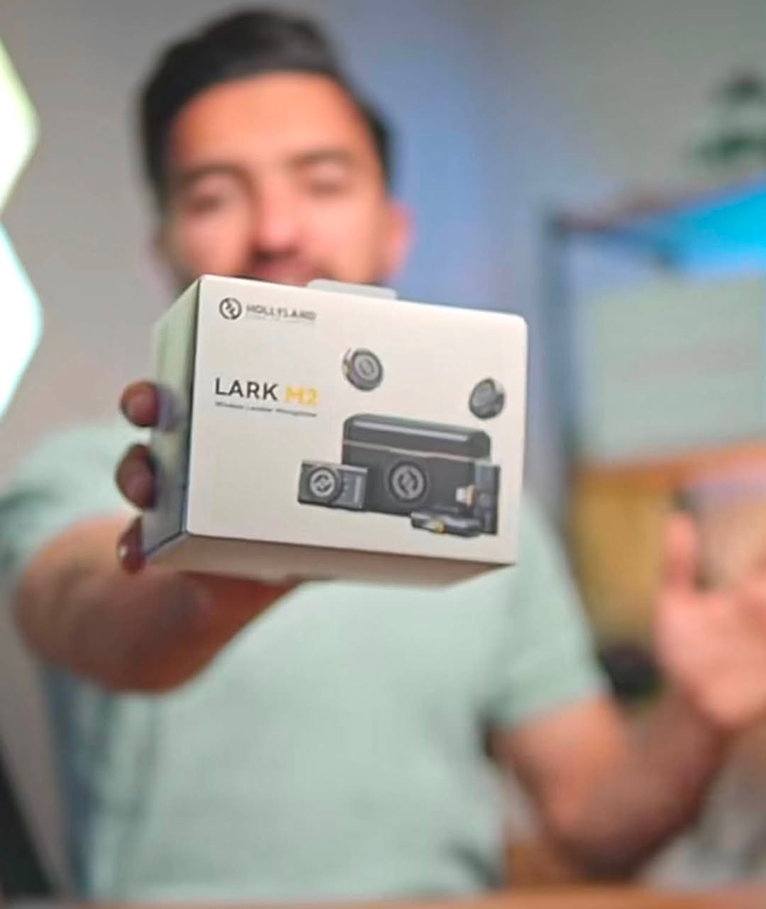 نك مايك lark m2 النوعيه الزينه عارضه للبيع استعمال شهرين فقط من مشتريه مع كامل معداته + مع ستاند نك. مايك مع + استاند تصوير مبايل كله جديد استعماله جداً قليل الي بحب يعرف اسعارهن يتواصل وياي خاص او ع رقمي الواتساب *********** مكاني نجف
