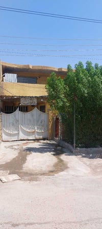 بيت طابقين مسلح مساحه ٢٠٠متر اربعه غرف نوم كبار واستقبال كبير ١٥ م ب ٥...