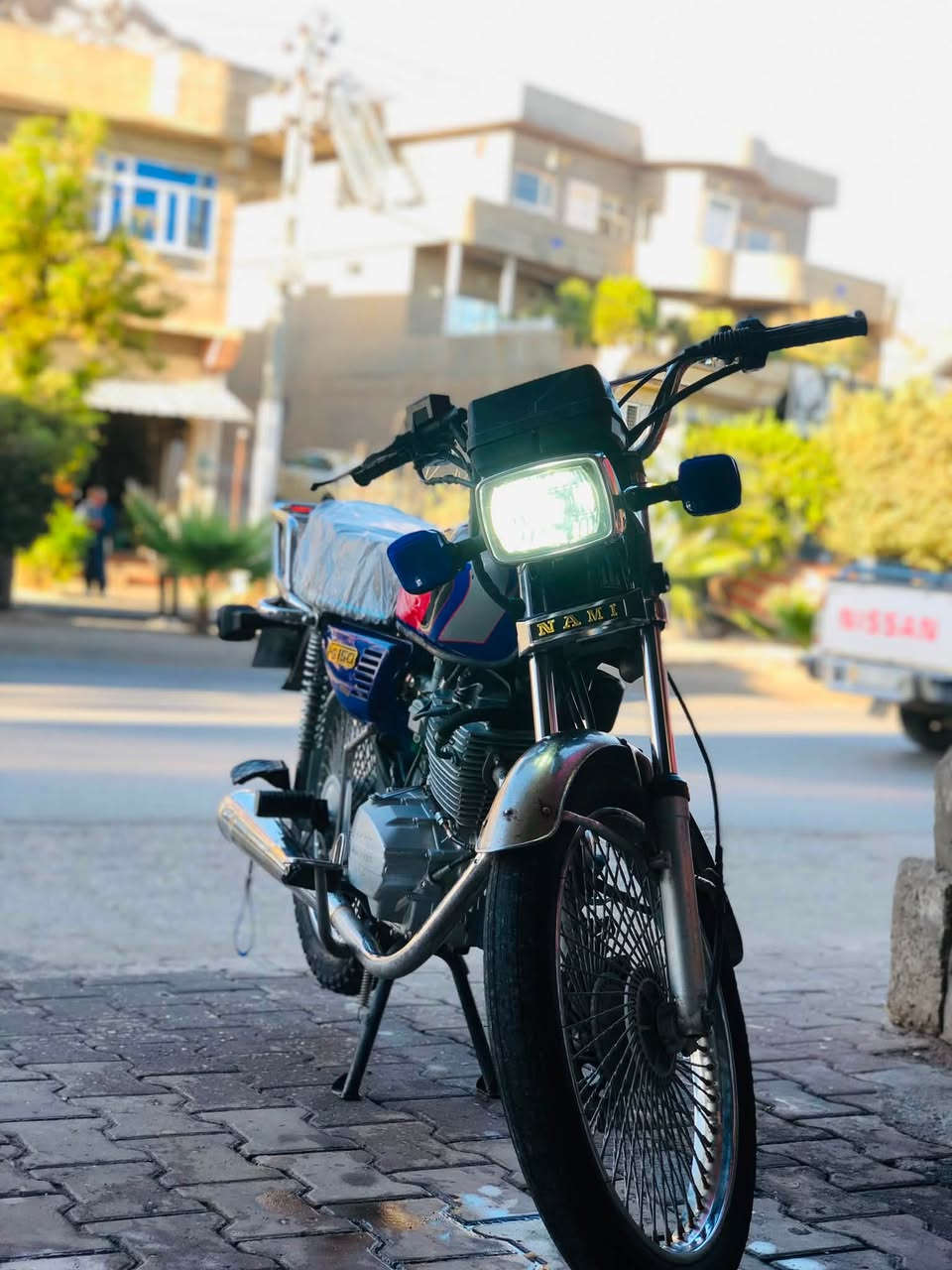 سڵاو له‌ هاوڕێیان
ئه‌م ماتۆڕه‌ بۆفرۆشتن
نامی بڕۆ 
مۆدیڵ 21
ماشه‌ڵا ماتۆڕه‌كه‌ زۆر زۆر باكه‌
ماتۆڕه‌كه‌ هه‌ڵ گیراوه‌ 
هه‌موگیانی به‌شه‌رت
مه‌كینه‌ی كه‌بسه‌ 
ماشه‌لا فول سه‌نته‌ر و قوه‌ته‌ 
سیعری .٥٦معامه‌له‌یه‌كی برایانه
شوێن :سه‌یدسادق
‌ ***********
ئه‌دمین❤️

نص مكتوب في الصور:
- 0751197024 mohamadali030