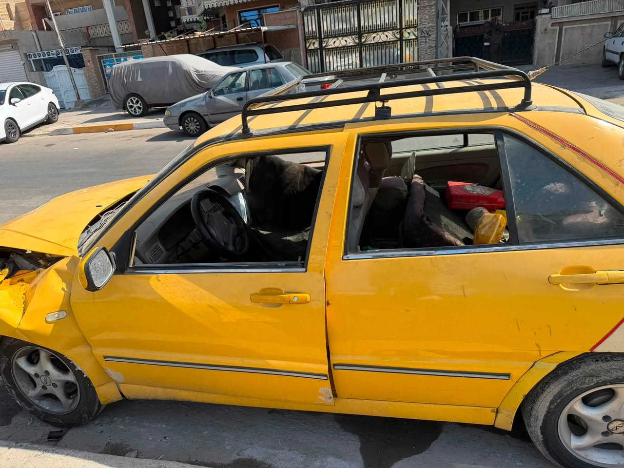 السلام عليكم شيري كوين للبيع ٢٠١١ بأسمي رقم إنكليزي بيهة حادث كير ومكينة خير من الله شغالات مصفر هيئة السعر ١٦ورقة المكان حي القاهرة الاتصال على الرقم ***********
