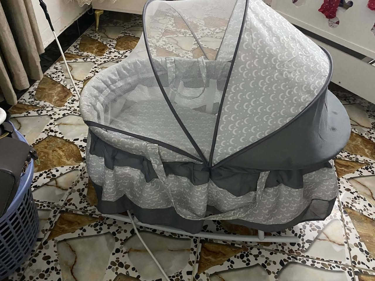 سرير للبيع يرهم للطفل حديث ولادة الى ١ سنة 
نظافة ١٠٠% ابيعهم مع الدوشك و عند تول للاحتفاض الطفل من الزبان اثنينهم للسعر راسلني من الواتس اب ***********
مكاني كركوك
