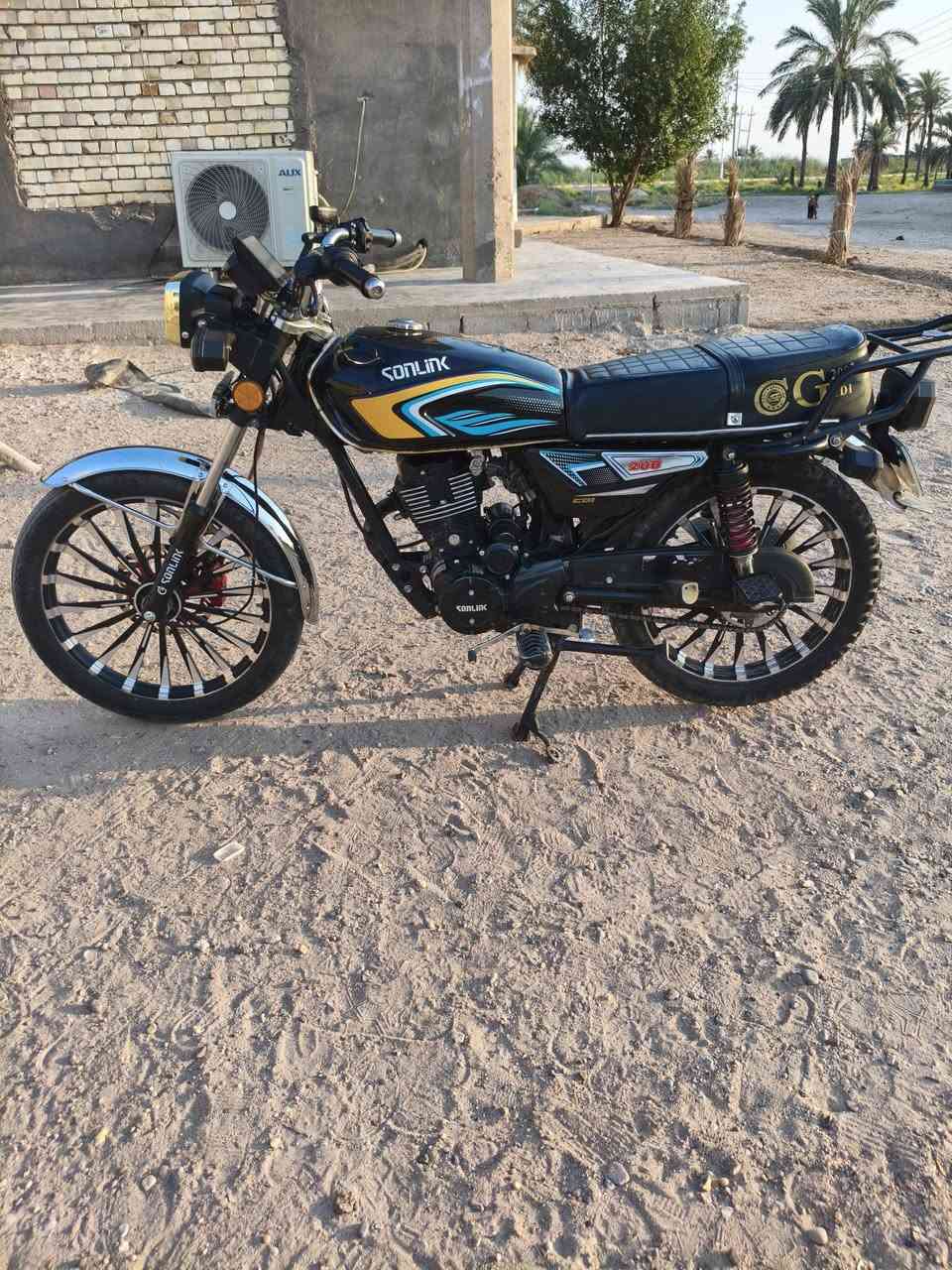 السلام عليكم للبيع دراجه موديل 2025 زيرو
محرك 200cc
السعر 900 مكاني الكرمه
***********
