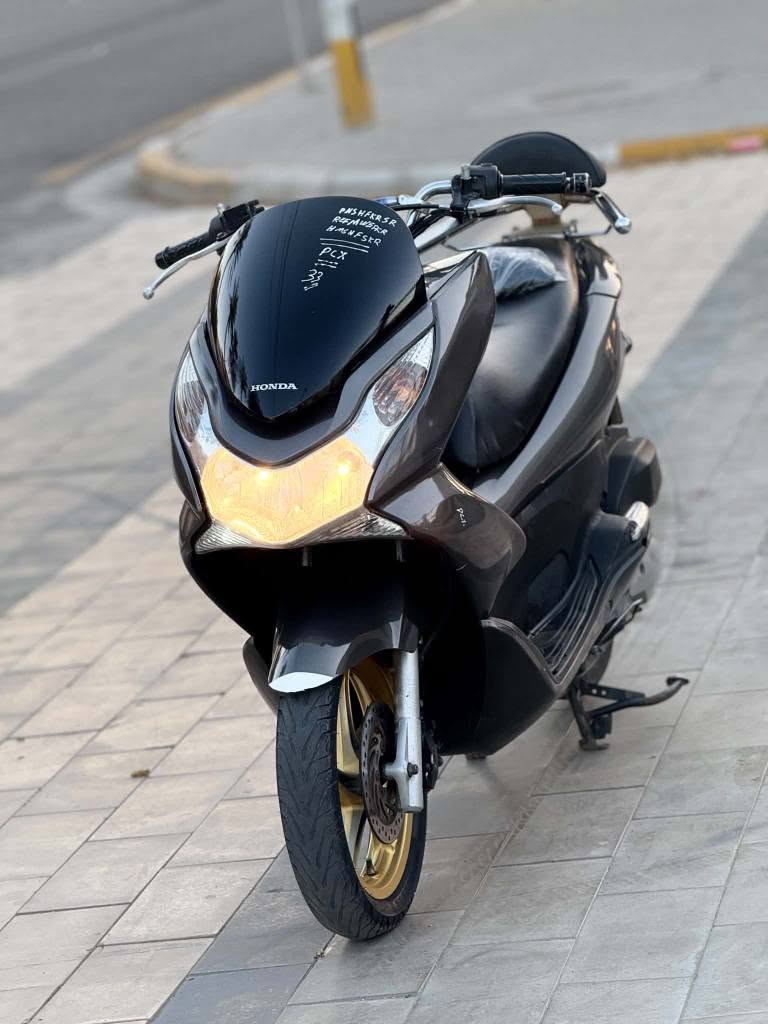 السلام عليكم وكاله وكاله ماشيه   للبيع دراجه pcx ياباني  اصلي دراجة مال رمبه ماخذها رمبه الدراجه على ايدي 
الاصلي دراجه جديده مال جناي بشرط تاخذهه من باب البيت ماشيه ١٨ الف حقيقي 
الاصلي دراجه كامله أستان كهربائي حساس ازدحام ٢ دراجه جديده الدراجه مكينه لوك برغي ممفتوح بيهه شلعا معدل خير من اللّٰه دراجه تكول جديده بمعنئ الكلمه واحلا من الصور دراجة مكينه مكفوله اي نقص مابيه
السعر مليون و٣٥٠   
اي استفسار*********** بغداد بغداد, العراق
