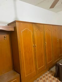 غرفه اخشاب • خمسة ابواب • قابل تفاوض