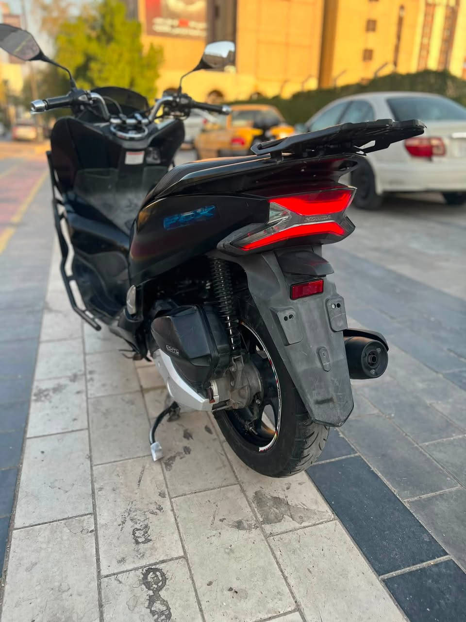 للبيع دراجه pcx  جيل ثالث بصمه الحديث  يوماهاالاصلي  مكينه 150 حساس حرف A نوزل خطين ستان كهربائي ماشيه 24الف زيرو الدراجه حساس ازدحام دراجه جديده  حساس شلعه معدل خير من الله دراجه تتعب تكول جديده مال جناي  مكان بغداد الكرخ السعر مليون و650 وبيهه مجال وبيهه مجال والاستفسار***********
