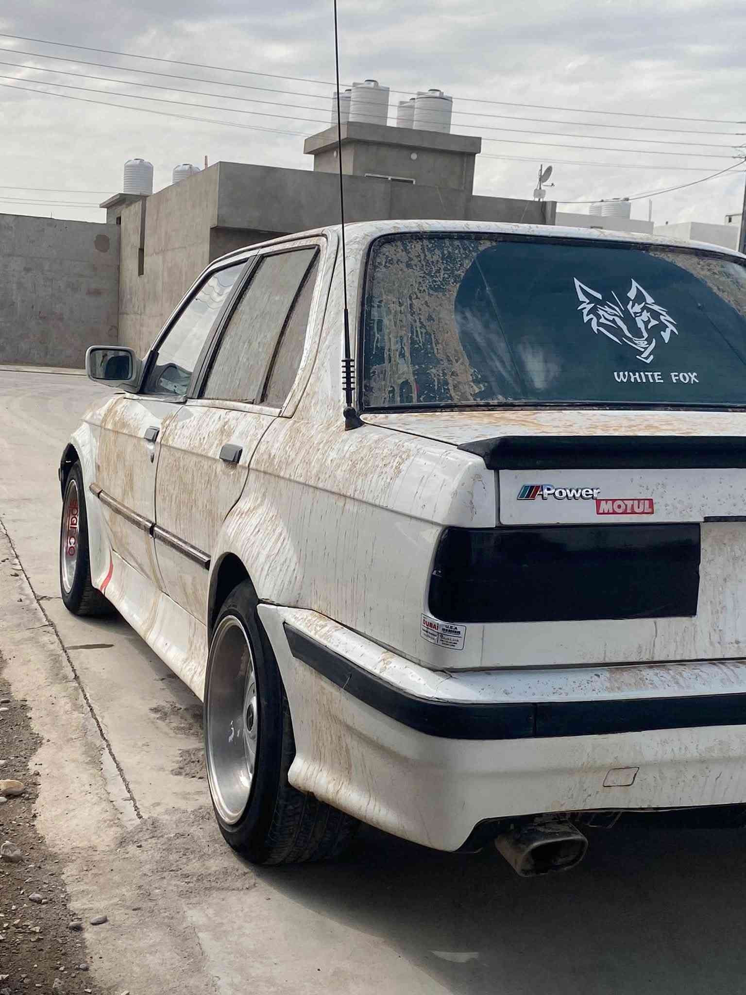 سلام عليكم
🚗 للبيع BMW 318i زعره

🔹 أربع سلندر
🔹 كير عادي، جاترك نمرة طويل
🔹 الغرفة زينة ومرتبة
🔹 كهربائيات السيارة كلها شغالة ✅
🔹 رقم سنوية هَزّه جديد

🔧 المحرك بيه صوت كام شفت.

⚠️ السيارة بيها حادث بالبجم من جهة السائق،الشاصي مسحوب فقط.مصبوغه عام 

💰 السعر: [خابر وتدلل]
📍 المكان: [موصل / برطله ]
تحويل جديد ما مسجله كابون 
ه//*********** وتساب ////***********
