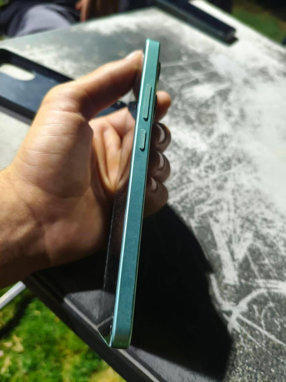 POCO X7 Pro
📱 الشاشة AMOLED CrystalRes
***********
. 
. شاشة 1.5K 120Hz + بطارية 6000mAh + شحن 90W. �
12GB + 512GB
المعالج: MediaTek Dimensity 8400-Ultra
فقط الشاشه بيه فطور وما مئثره ع لمس نهائياا 
السعر 250 وبي مجال بسيط
مع كامل ملحقات شاحنه كارتونه 
مو شراي لا تتدخلي
رقمي
