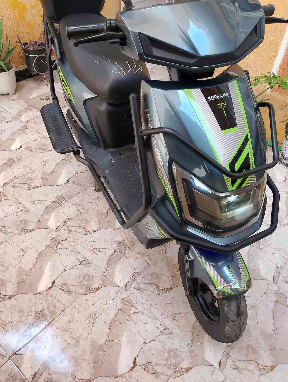 سلام عليكم دراجه للبيع بعده جديده مكان الكصيرين سعر 550 وبيه مجال اتصل ***********

