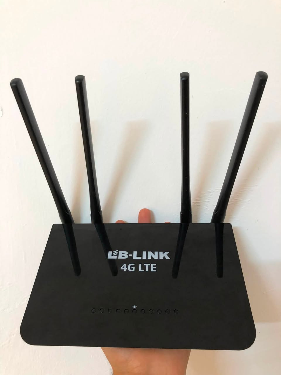 السلام عليكم 
راوتر للبيع  LBLNK .
 4G⚡️⚡️
يشتغل على البرج و يشتغل شارحة (سيم كارت) 
مستعمل شهرين السعر (55 ) وبيه مجال للطيبين.
وهذا رقمي ***********   ارد خاصص. مكاني موصل
