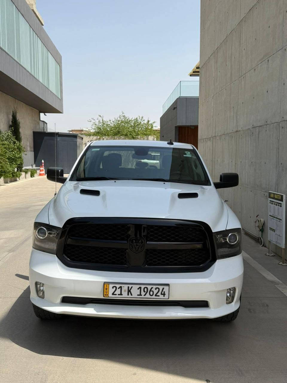 دوج رام. حجمي 1500 كلاسيك موديل. ٢٠٢٢.  مواسفات. هيمي مه كينه. V8   حجمي 5.7.  به سمه شاشه گه وره ده بل اكسل.  گيرفؤليؤمم. تبريتت مركزي.  ٤٠ هه زار.  رؤشتووه.  ٢ بارجه ي بؤياخه.  جه ملخ و درگا.    بي ناوگرتن بي ايرباك سه نه وي تاكو ٢٠٣٠ تازه يه ٤ تايه يي لؤك
سعر. ١٩٩$ ناونيشان سليماني 
ز.م ***********
دوج رام. حجمي 1500 كلاسيك موديل. ٢٠٢٢.  مواسفات. هيمي مه كينه. V8   حجمي 5.7.  به سمه شاشه گه وره ده بل اكسل.  گيرفؤليؤمم. تبريتت مركزي.  ٤٠ هه زار.  رؤشتووه.  ٢ بارجه ي بؤياخه.  جه ملخ و درگا.    بي ناوگرتن بي ايرباك سه نه وي تاكو ٢٠٣٠ تازه يه ٤ تايه يي لؤك

