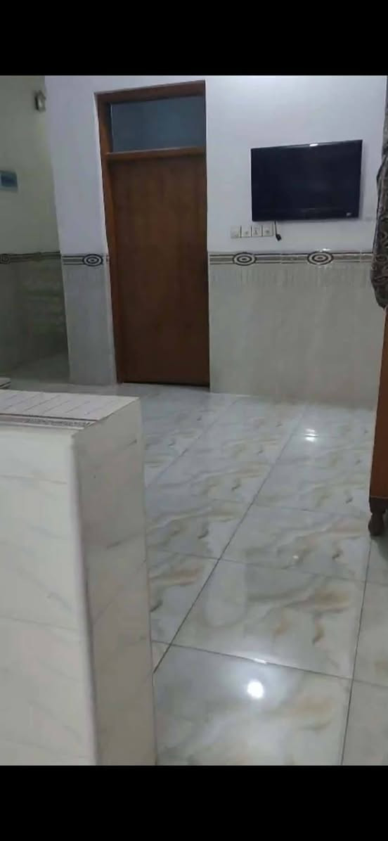 بيت يجار مجمع بيتي2 مساحته 100
متر سعر يجار 250كل شهر بشهر 
لاستفسار ***********
