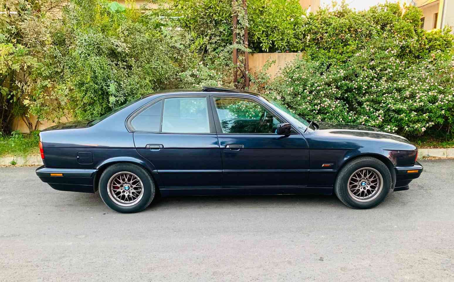 ‏ BMW 525i 1994
گير اوتوماتيك
تبريد قطعتين 
سلايت كهرب
داخل جلد
جامات امامي كهرب 
شاشة + كاميرة
صبغ فقط بدون حادث
رقم نينوى حديث
 ***********
 ***********
