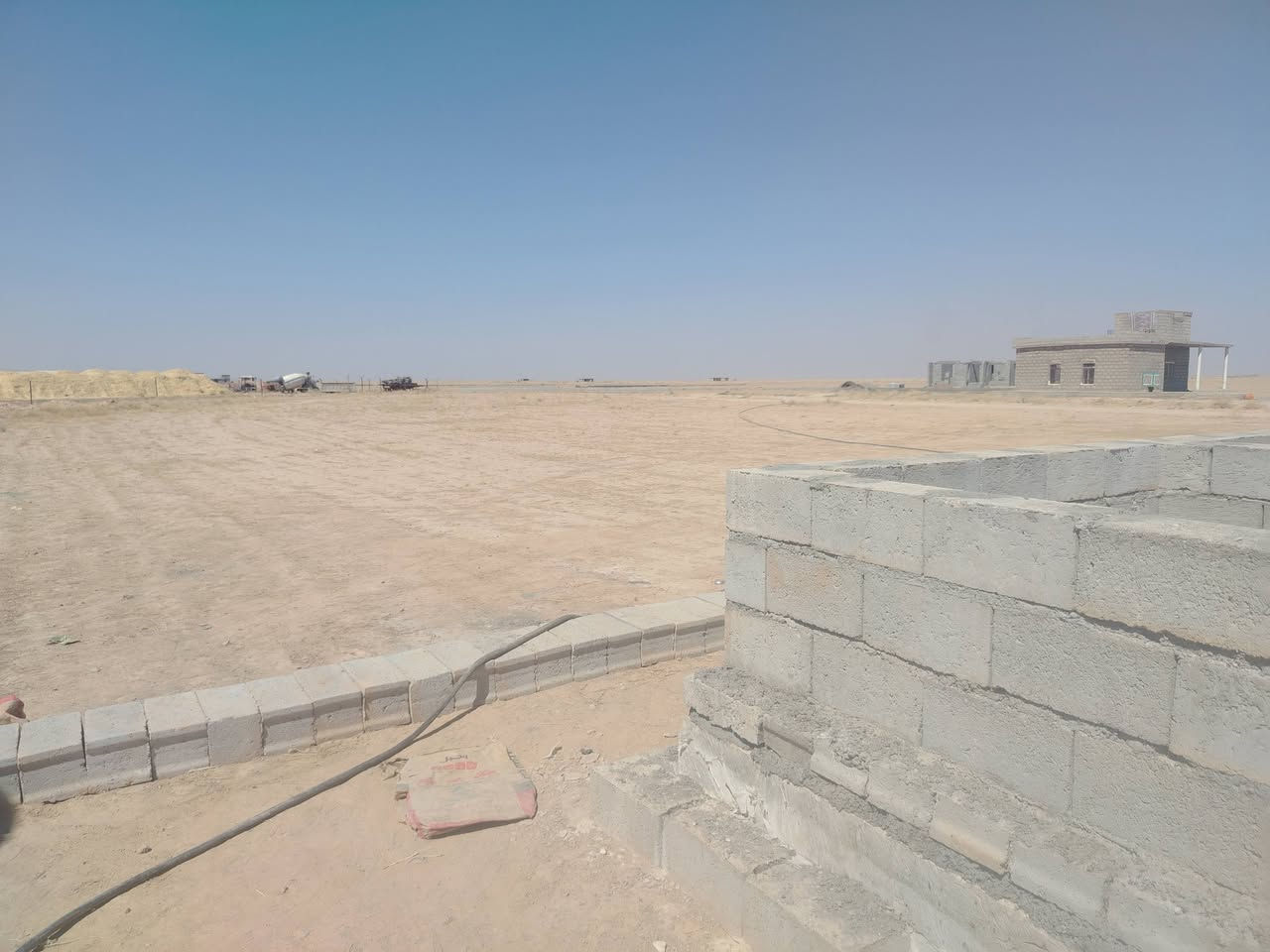 ارض سكنيه للبيع مساحه الارض دونمين اله ربع تبعد عن محطه الرملي 50 متر وعن الشارع العام 200 متر. التفاصيل داخل الفيديو.. ***********📲📞
