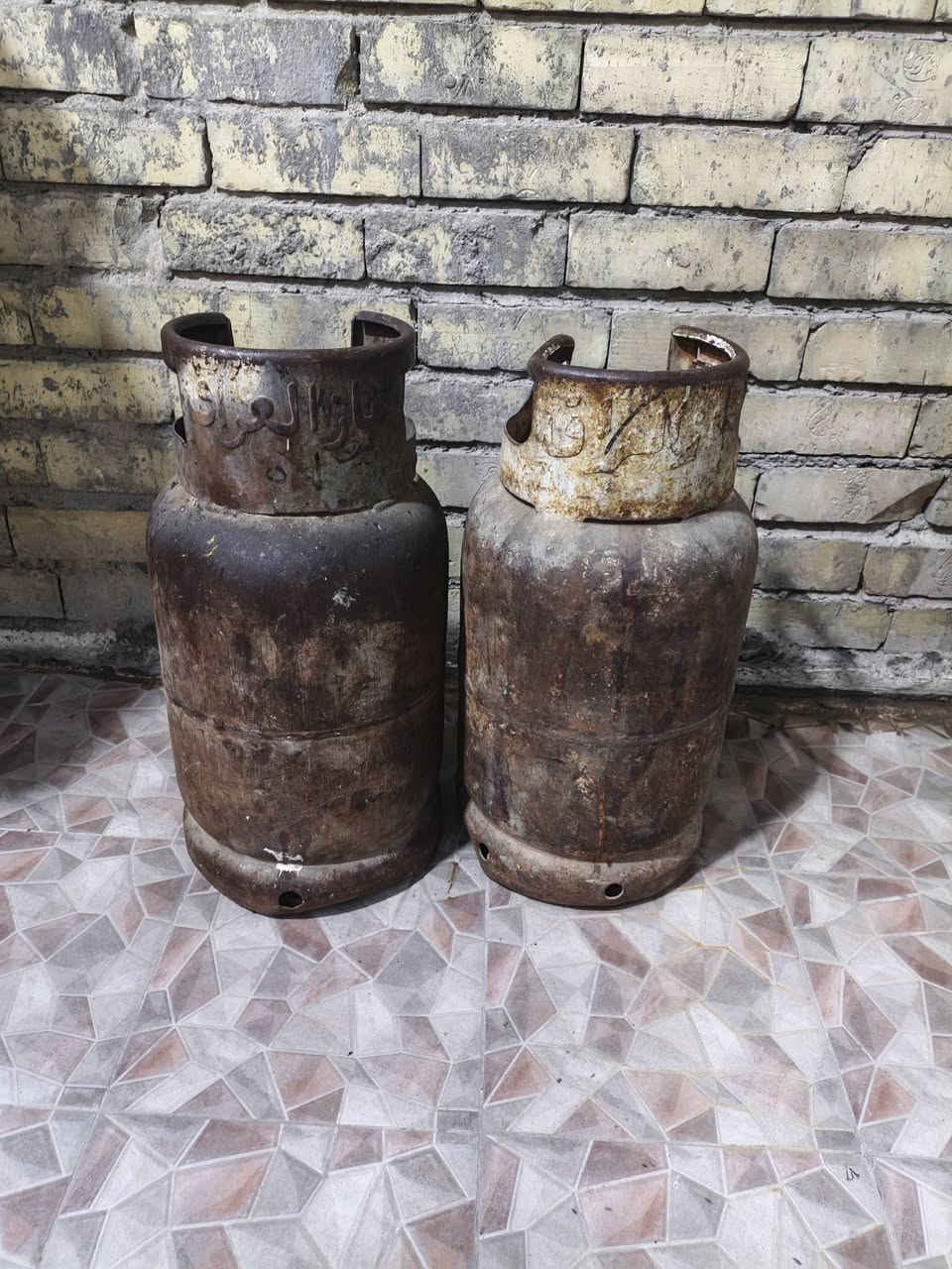 مكنسة كهربائية • بدون تفاصيل