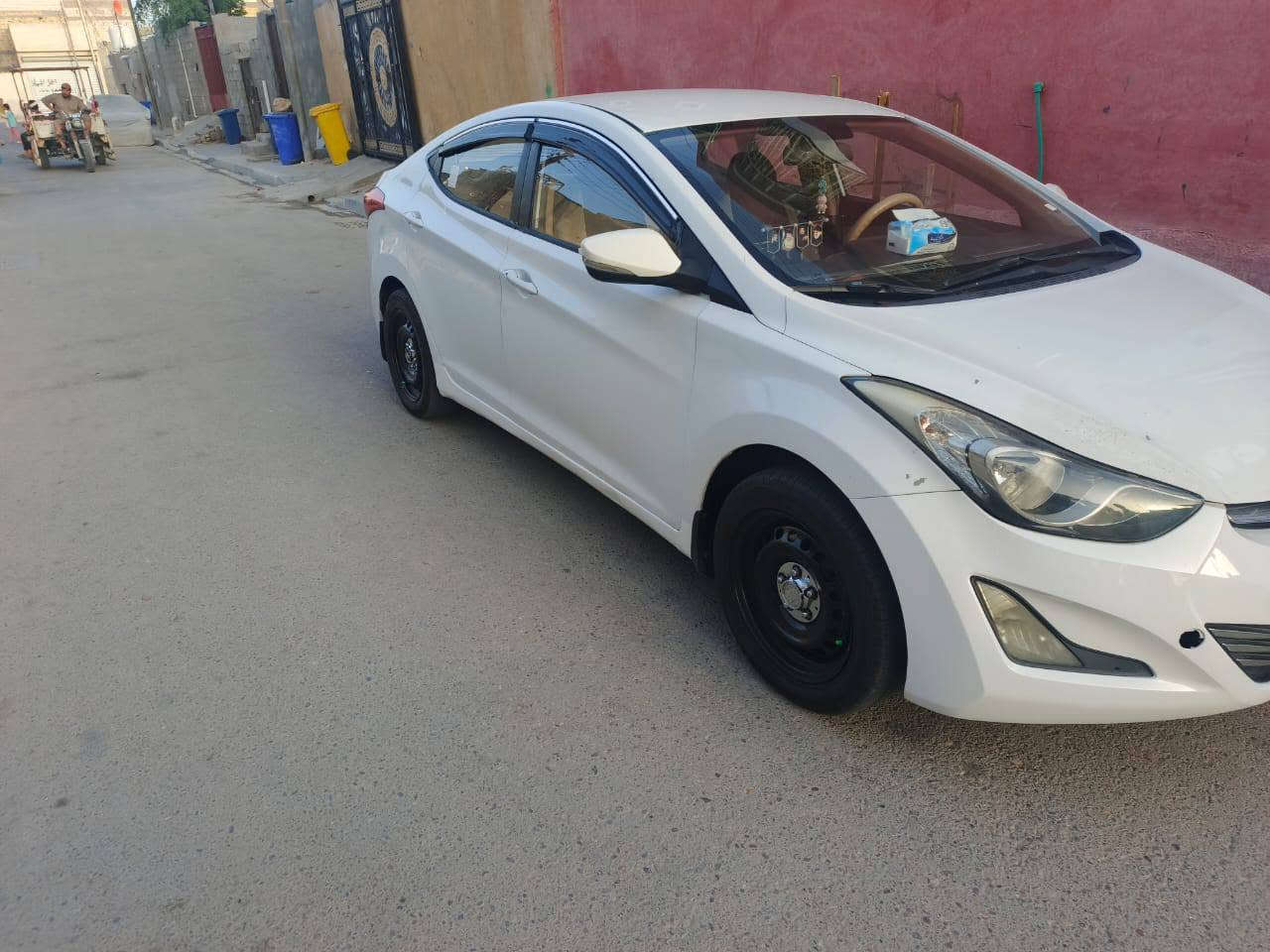 السلام عليكم النتره 13 بيها بارد بلمدكر قليل كلش ؤالباقي مكفؤل السياره بسمنه تحويل*********** مكان السياره البصره قبله
#للكل
