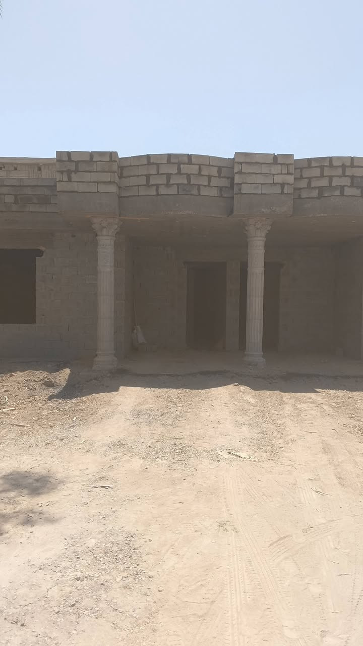 خلفه بناء بلوك فرمستون قطعي او يومي متفرغ حالين شقل درجه اولى الشقل داخل بغداد فقط الستفسار ***********
