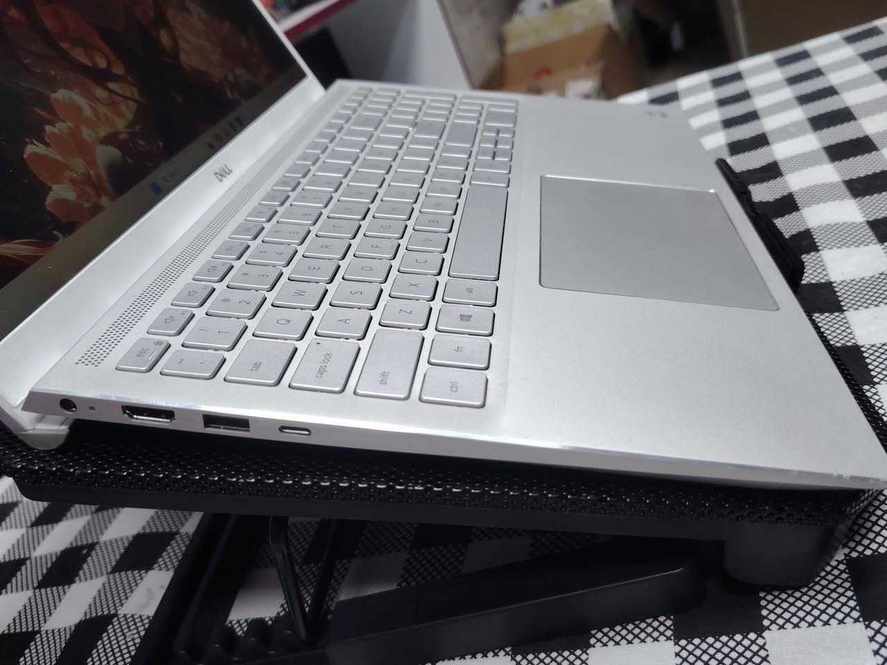🔥 Dell Vostro 7500 – أداء قوي للألعاب، التصميم، والمونتاج
💻 المواصفات:

- Core i7 الجيل العاشر H
- RAM: 16GB DDR4
- SSD: 512GB M.2
- Intel UHD Graphics
- NVIDIA GeForce GTX 1650 Ti 4GB
- شاشة 15.6" FHD (1920×1080)

💰 السعر: 775,000 دينار فقط

📦 المتوفر: قطعتين فقط.

📍 العنوان: بغداد – الأمين الثانية – شارع النواب

📱 واتساب: ***********

🎥 📸 ما متأكد من حالة اللابتوب؟

لا تشيل هم، إنت حدد الجزء اللي تريد تشوفه، وإحنا نصوره إلك بدقة قبل الشراء.

✅ الشاشة
✅ الكيبورد
✅ المنافذ (USB / HDMI وغيرها)
✅ الهيكل والزوايا
✅ البطارية
✅ أي جزء آخر تطلبه

إنت حدد... وإحنا نصورلك. لضمان راحتك وشفافية كاملة قبل الشراء. 🤝
