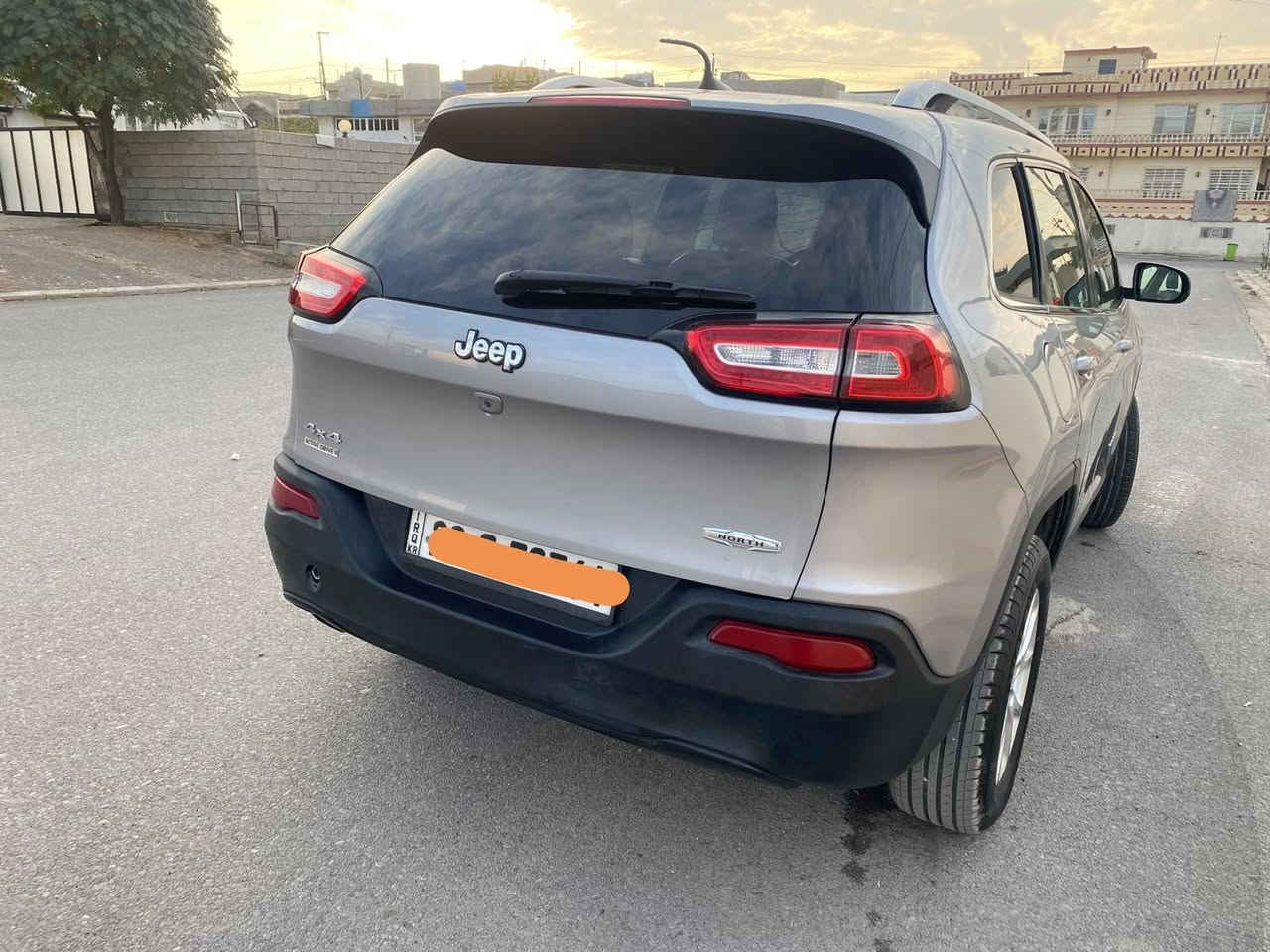 جيب شيروكي للبيع 2017
لون سلفر
رقم أربيل 
4×4 دبل اكسل
تبريد مركزي
شاشه لمس
سوكان هيتر
كشن جلد
كشن هيتر
اربعة تايرات جديدة
محرك مفتوح
ثلاثه قطع البنيد والجاملغات الاثنين الأمامية صبغ
ارباك الاستيرن مفتوح
السنوية منتهية
الرقم جديد
السعر 115 ورقة ومجال
للاستفسار الاتصال على الارقام التاليه
واتس اب وفايبر  ***********
