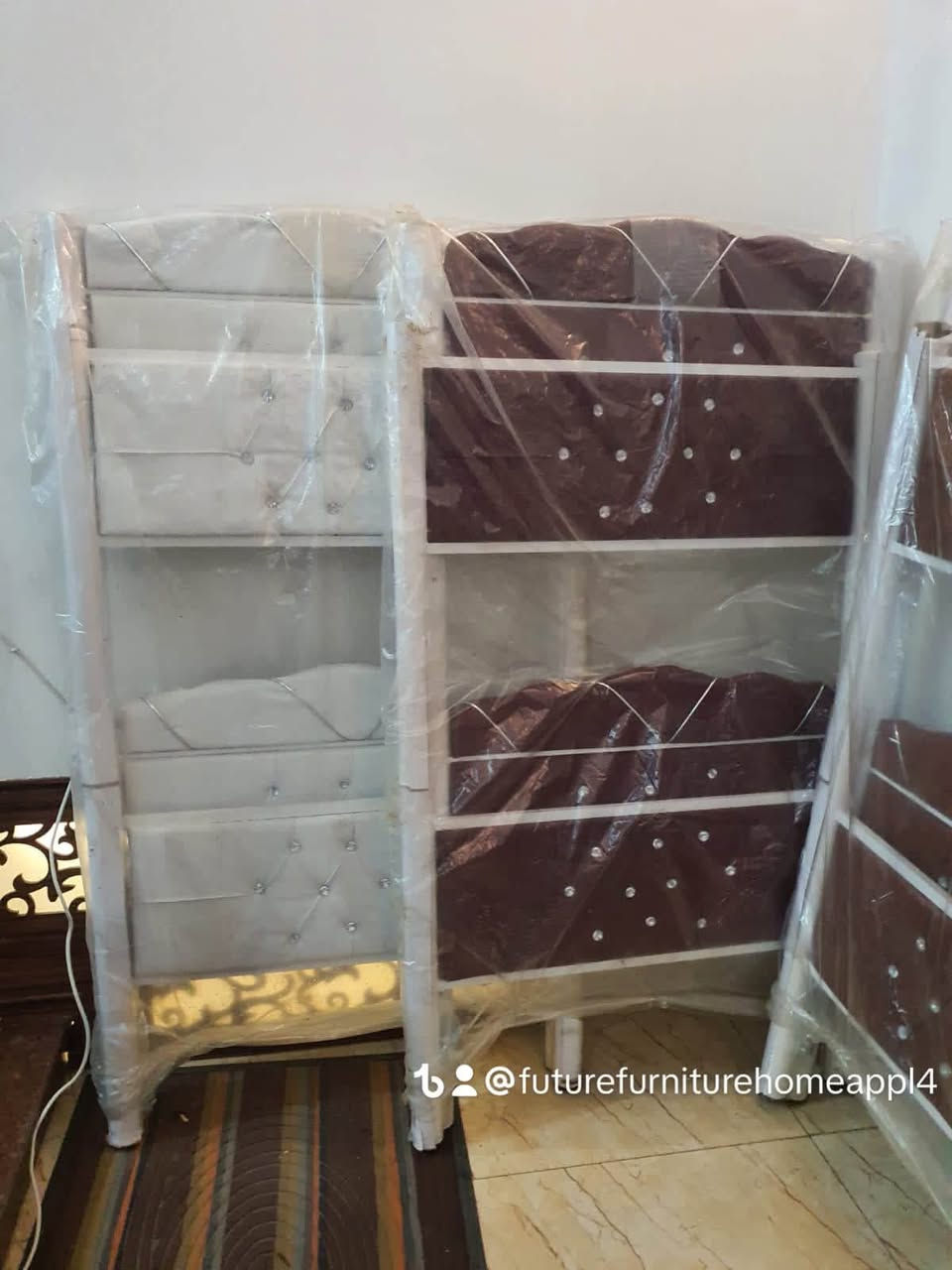سرير نفر 85 الف
الطابقين الصغير 160
الطابقين كبيره 170
القياسات 160/70
190/90
اي حجز او استفسار مراسله الصفحه واتساب
***********
