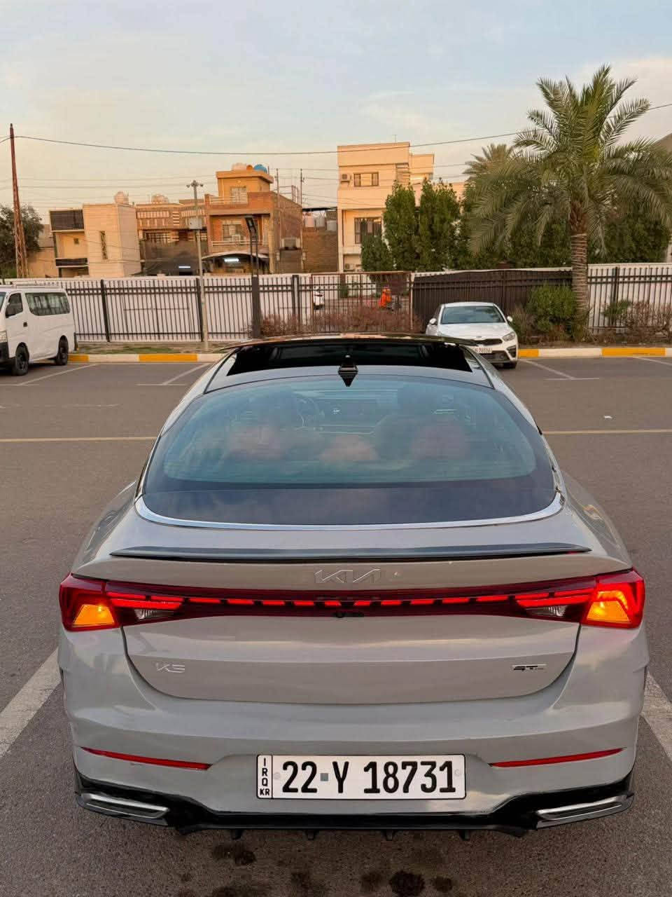 السلام عليكم ورحمه الله وبركاته
كي فايف 2023 جي تي لاين سمنتي 
معروفه مواصفاته ميحتاج اطول المنشور 
1600 تيربو 
الكير والمحرك والصدر  وكل تفاصيل السياره مكفوله ان شاء الله
ماشيه 58 الف كم وليس ميل 
43 الف بامريكا 
و15 الف بالعراق يعني ممتعوبه السياره وناعمه كلش 
ضررها بنيد راجع ومصبوغ شاصي لغد مكفولات 
والجنطه كذلك مصبوغه 
يعني قطعتين 
اريباك فقط ستيرن وراجع سستم
الصور بالمنشور 
والسعر (17.000)$
المكان بغداد ابو غريب 
*********** واتس اب موجود  
والي اكدر عليه ما اقصر بي
