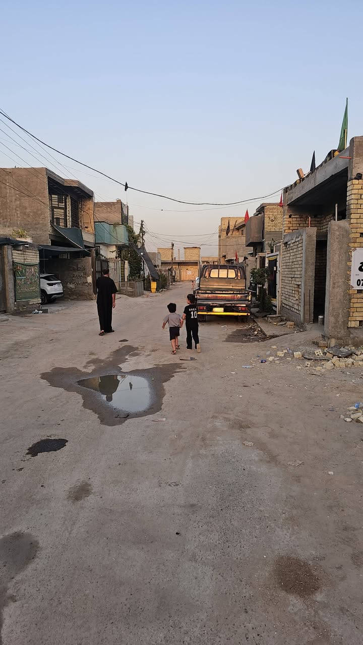 قطعة أرض للبيع في زراعي الامانة سند ٢٥ مساحة ١٥٠ متر             واجهه ٨.٥ نزال ١٨ متر  
شارع عرضة ١٠ متر كاملة الخدمات مجاري ماء تبليط ...         السعر ٥٥ مليون قرب الشيخ مناف للاستفسار ***********

