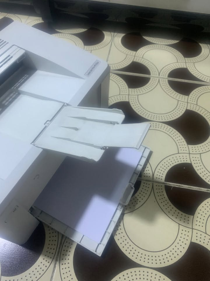 طابعة HP LaserJet M102a للبيع
ليزرية اسود وابيض طباعة فقط بدون سكنر
الطابعة نظيفة جداً مثل ما موضح بالصور وكاترجها متوفر وسعره بين ١٠ - ١٥ الف
مطبوع بيها ٢٢٥٠٧ ورقة فقط مبين بالتقرير مالتها l
وموجود بالصور كل تقاريرها وتفاصيلها
السعر ١٥٠ الف

بغداد/شهداء البياع
***********
