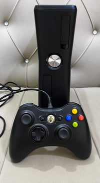 🎮 للبيع إكس بوكس 360 🎮  💰 السعر: 85 ألف فقط ✅ ويا كل ملحقاته الأصلية 🎮...