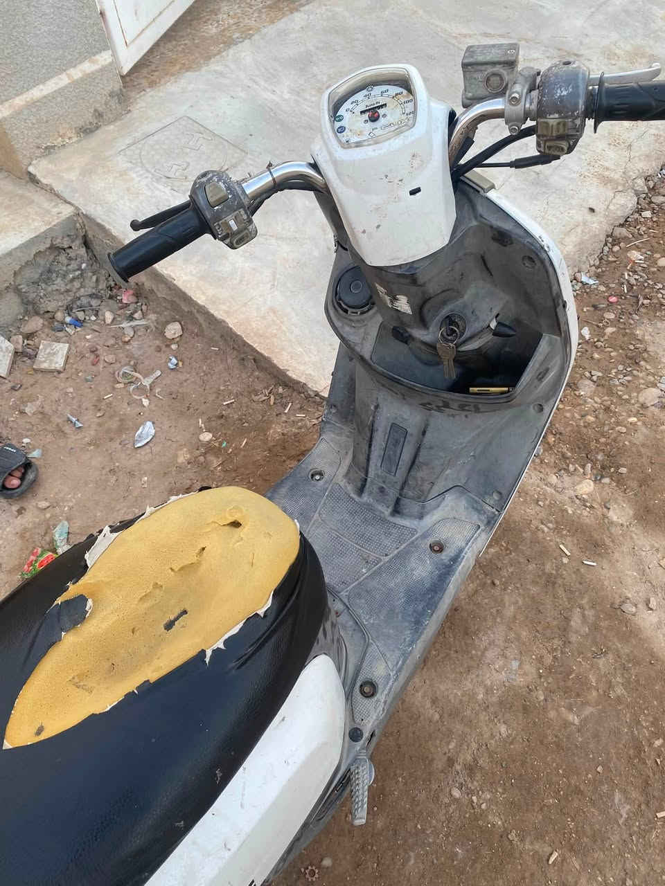 للبيع
600 وبيها مجال ***********
