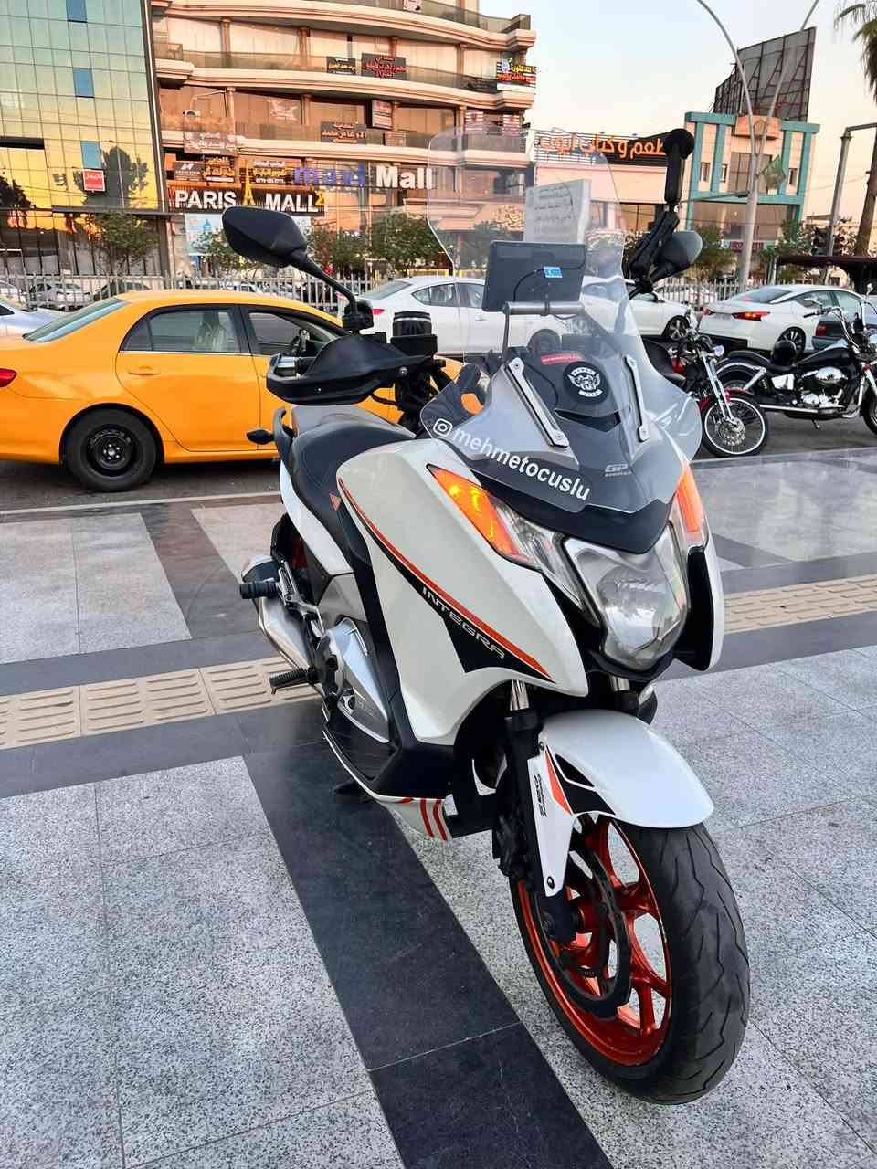 للبيع ‼️ الشراي ماارجعه من ناحية السعر‼️
‏Honda Integra 700D 2012
راح ابيعة اقل من السعر الناشره ب iraqmoto

‼️مكفولة فحص الإنتربول نظيف‼️ لأن اثناء معاملة الترقيم وانسد القرار 
الدراجة بحالة جيدة جداً وبدون حادث  تزويد كامل لاخر حبة ومكفولة كير ومحرك وكهربائيات بطارية varta اصلي قبل شهر شديتله

محرك 700cc سلندرين
نظام ABS 
ونظام ناقل الحركة ثنائي DCT دبل كلتش
اربع مودات قيادة

🔹الاضافات 
دوسات رياضية اضافية من GP
تطوالة مرايات من GP
جامرلغ خلفي وتطوالة جامرلغ امامي من GP
جامة بلادية موجودة وشادلها جامة طويله من GP 
درع أكزوز من GP
جنطة امامية كوالتي عالي وجبير من GP 
درع يدات من GP
قاعدة شاشة كاربلي من GP
رؤوس حديد ثقيل لرزانة الستيرن
كفر او درع راديتر
شاشة CarPlay
حساس تايرات
منفذ شحن من KnMaster type-c و usb
أكزوز مزود مال nc او انتيكرا الي همه نفس الشي بس موديل ٢٠٢٠ بلادي صوت رياضي نفس صوت مال xadv موديل حديث 
تبديل دهن وفلتر محرك وفلتر كير كل 4 آلاف كم
استخدام زيوت محرك وبريك وماي راديتر وتشحيم الزنجير كلها من 
Motul
📞 للتواصل عالرقم او واتسب  فقط *********** 
ماعندي ماسنجر🩵🫡

نص مكتوب في الصور:
- @mehmetocuslu