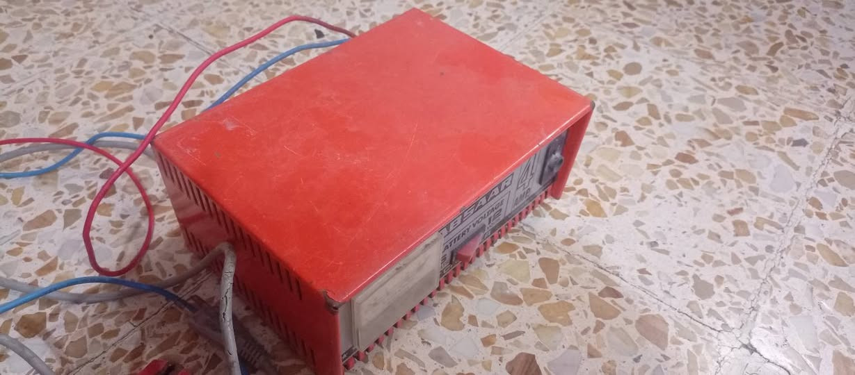 شاحنة بطاريات إلمانيه سعرها ٥٠ الف
للحجز  ***********
