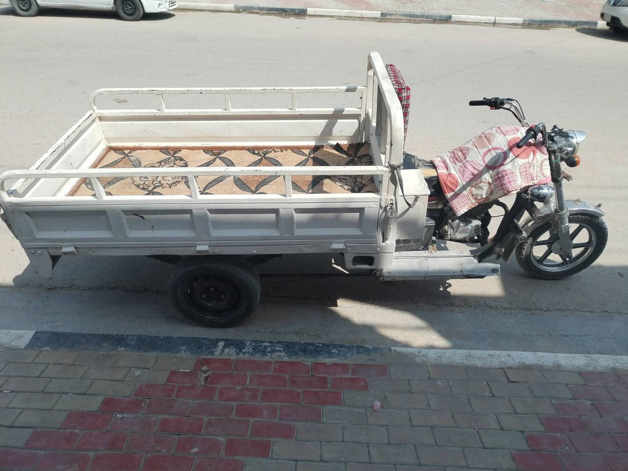 السلام عليكم ورحمة الله
ستوتة MTR  للبيع، نظيفة جداً .
المحرك: 150cc ، نظيفة 
الموديل: 2013
الأوراق: سنوية أصولية (رقم بابل ) 
المكان: كربلاء الحسينيه 
السعر: مليون ونص(وبيها مجال قليل).
، للتواصل والاستفسار الاتصال على الرقم ***********]
