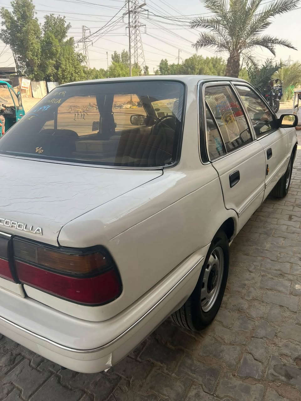 كورله 1991
كير مكينه حداديه جدد
السياره نضيفه بيهة بس ضربه خفيفه بلبنيد موضحه بصوره
دواخل جدد
رقم قادسيه 
سنويه ماصاقطه 
مداور ثاني يوم 
السعر ٤٧ وبيهة مجال 
مكاني نجف حي الانصار 
للاستفسار اتصل ***********
