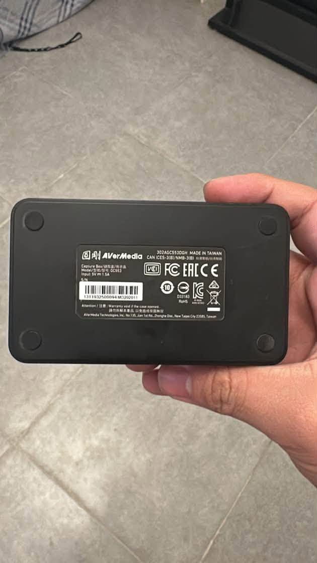 للبيع كرت كابتشر AVerMedia Live Gamer Ultra GC553 - اصلي 💯*

اخوان القطعة غنية عن التعريف مال بث مباشر وتسجيل العاب باحترافية

*المواصفات:*
🔹 الموديل: GC553 Live Gamer Ultra
🔹 المنشأ: Made in Taiwan اصلي (مو تجاري)
🔹 المداخل: HDMI IN / HDMI OUT / USB 3.1 Type-C
🔹 التمرير: 4K 60Hz HDR / 1440p 144Hz / 1080p 240Hz بدون لاك
🔹 التسجيل: 4K 30 فريم / 1080p 120 فريم / 1080p 60 HDR
🔹 تشتغل Plug & Play على OBS و Streamlabs بدون مشاكل
🔹 تدعم PS5 / PS4 / Xbox / PC

*الحالة:*
نظيفة جداً وشغالة 100%

*السعر: 175 الف وبيها مجال بسيط*
مكاني بغداد الاعضميه وعندي توصيل 

القطعة جديدة سعرها فوق 300 الف 
رقمي ***********
