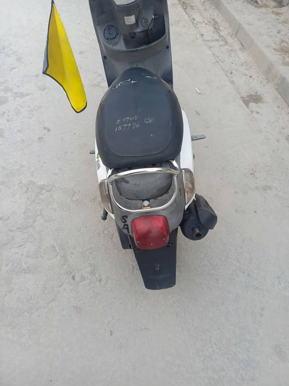 بوليس • بلاديه • زنون