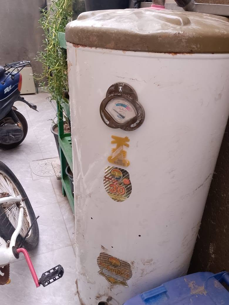 سخان استعمال قليل جدا مكفول علشرط
السعر 75 الف
اواخر الشته الفات وبعدها
