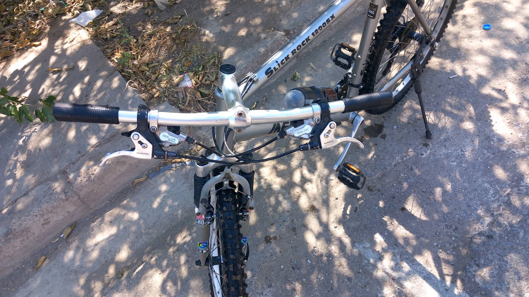 سلام عليكم. 
🚲 بايسكل Merida أصلي للبيع 🚲
​للبيع بايسكل ميريدا (Merida) جبلي نظيف وجاهز للاستخدام مباشرة بدون اي نواقص
​النوع: ميريدا (Merida) أصلي متين وقوي. فريم عالي
​بحالة جيدة تايرات جبلية خشنة 
​السعر: 125 و بيه مجال
​الموقع: موصل_سومر 
​للتواصل والاستفسار: خاص.او واتساب ***********